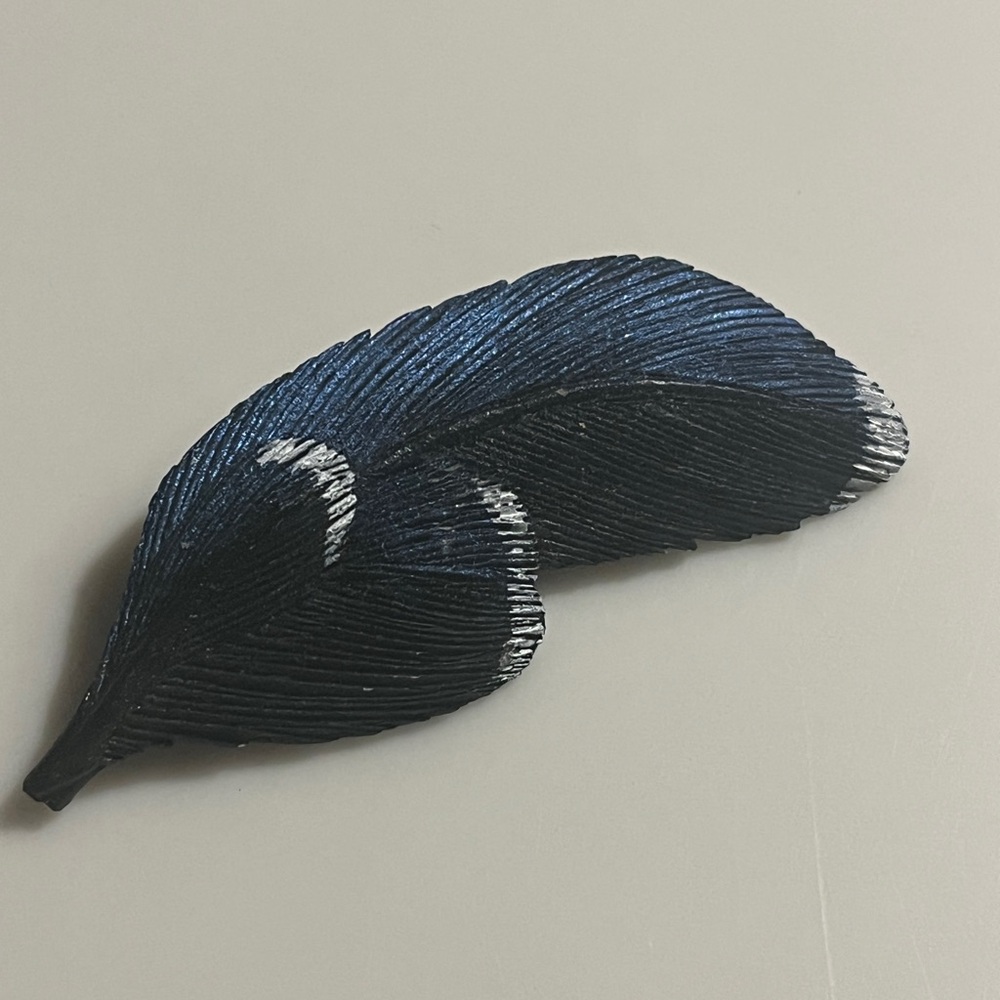 Vintage Mallard Dove Feather Pin Brooch wood Hand Carved Painted 2.5”